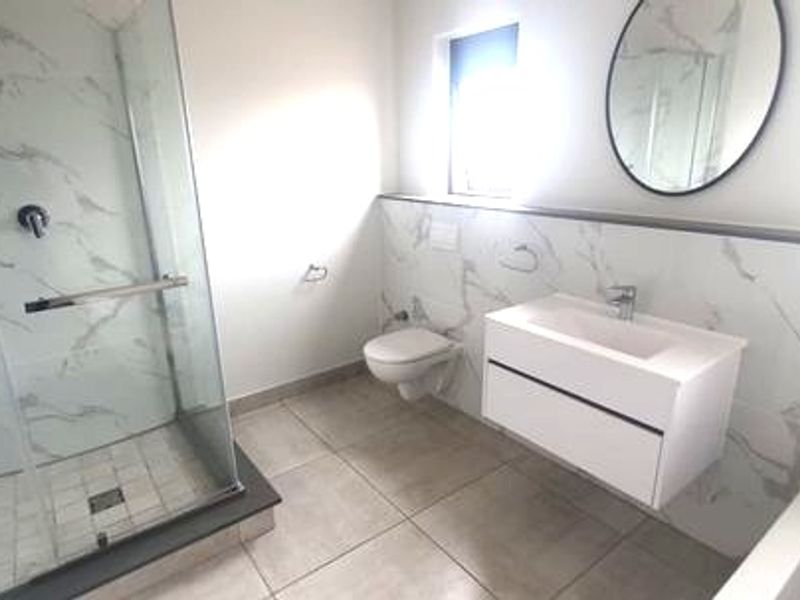 Modern 3-Bedroom Apartment for Sale in Sought-After Izinga! - Photo 8