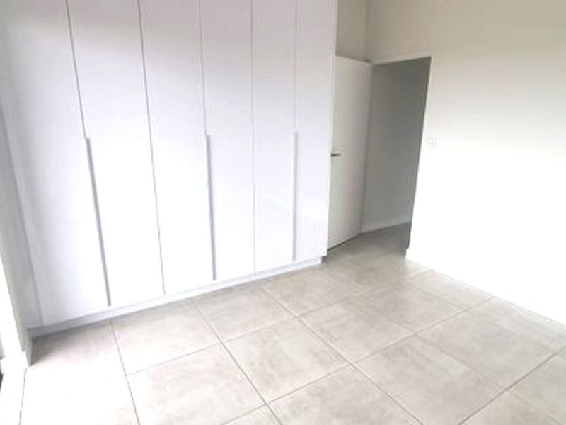 Modern 3-Bedroom Apartment for Sale in Sought-After Izinga! - Photo 7