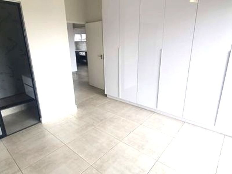 Modern 3-Bedroom Apartment for Sale in Sought-After Izinga! - Photo 6