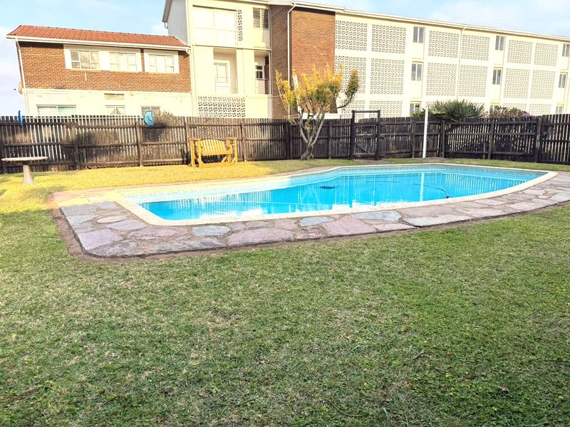 Beachfront Lifestyle Awaits – 2 Bedroom Share-Block Unit in Hibberdene - Photo 10