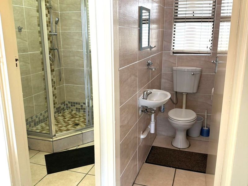 Beachfront Lifestyle Awaits – 2 Bedroom Share-Block Unit in Hibberdene - Photo 7