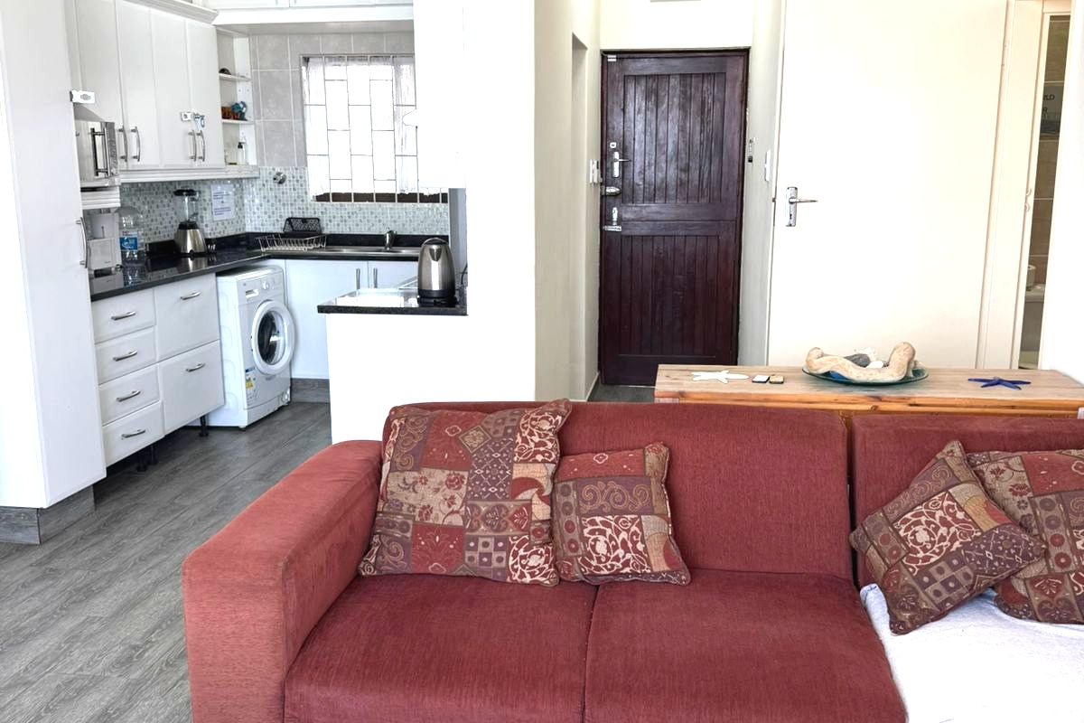 Beachfront Lifestyle Awaits – 2 Bedroom Share-Block Unit in Hibberdene - Photo 4