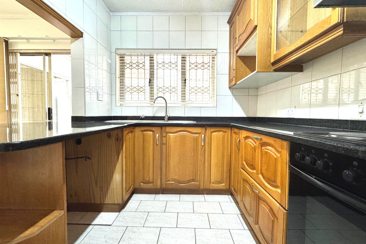 Charming 3-Bedroom Home in Secure Musgrave Complex – Prime Location! - Photo 3