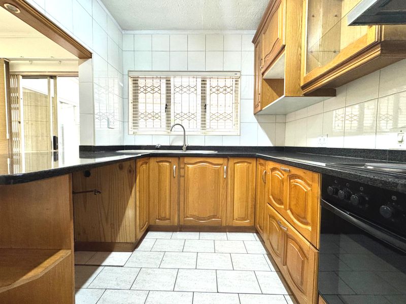 Charming 3-Bedroom Home in Secure Musgrave Complex – Prime Location! - Photo 3