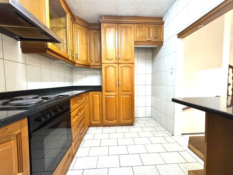 Charming 3-Bedroom Home in Secure Musgrave Complex – Prime Location! - Photo 4