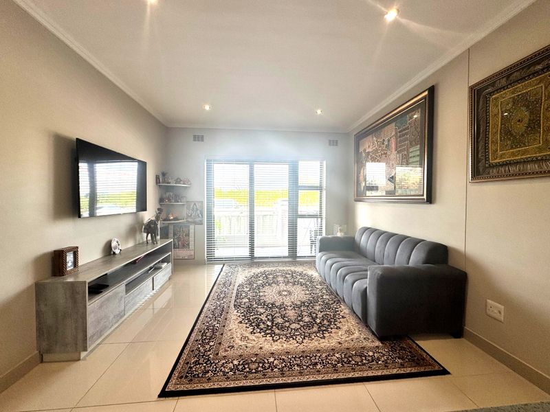 Umhlangas Finest! Fully Furnished Spacious Two Bedroom Apartment For Sale - Photo 8