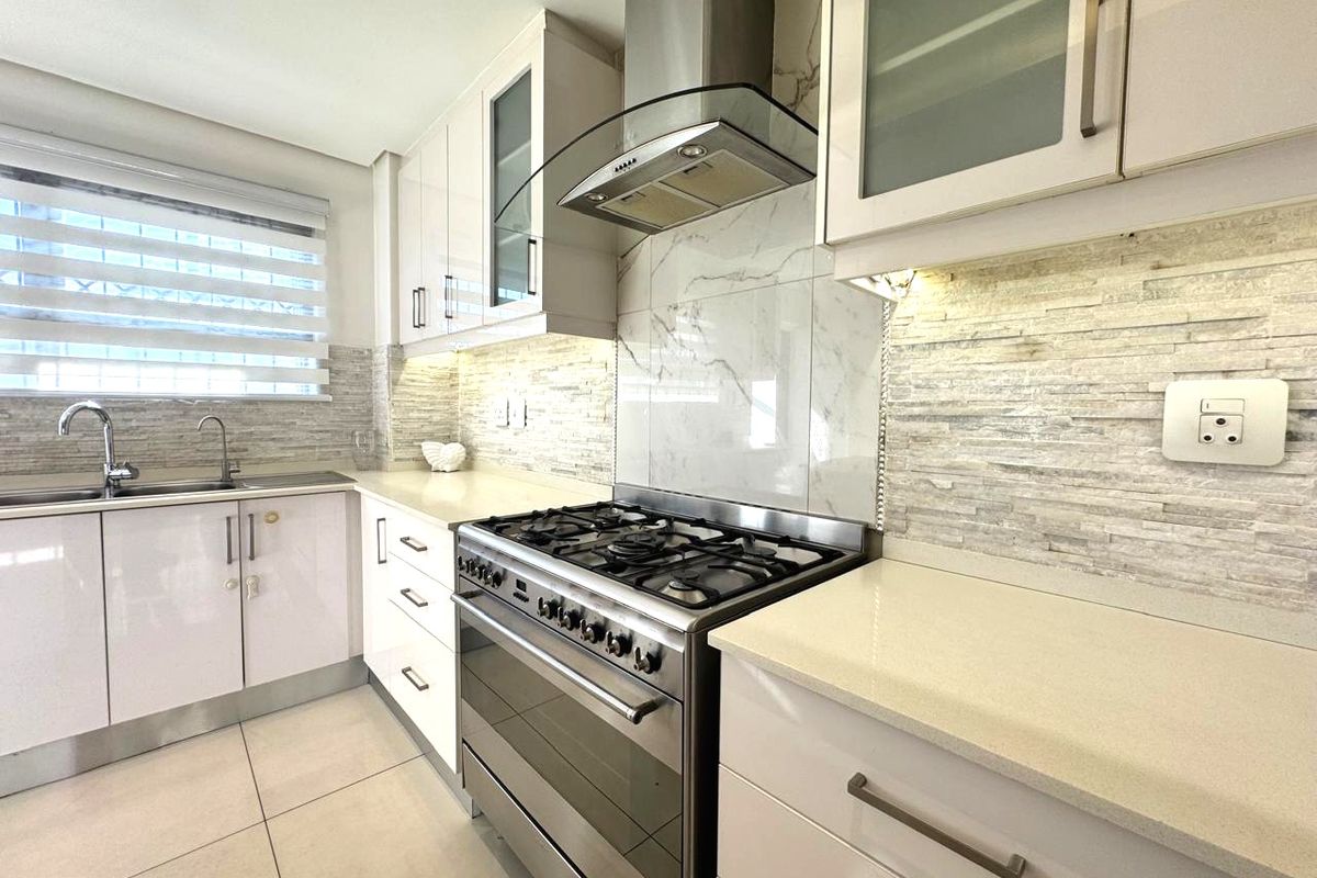 Exquisite 4 Bedroom Family Home for Sale in Izinga Estate - Photo 4