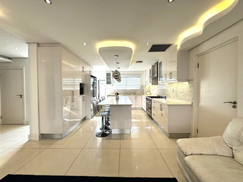 Exquisite 4 Bedroom Family Home for Sale in Izinga Estate - Photo 8