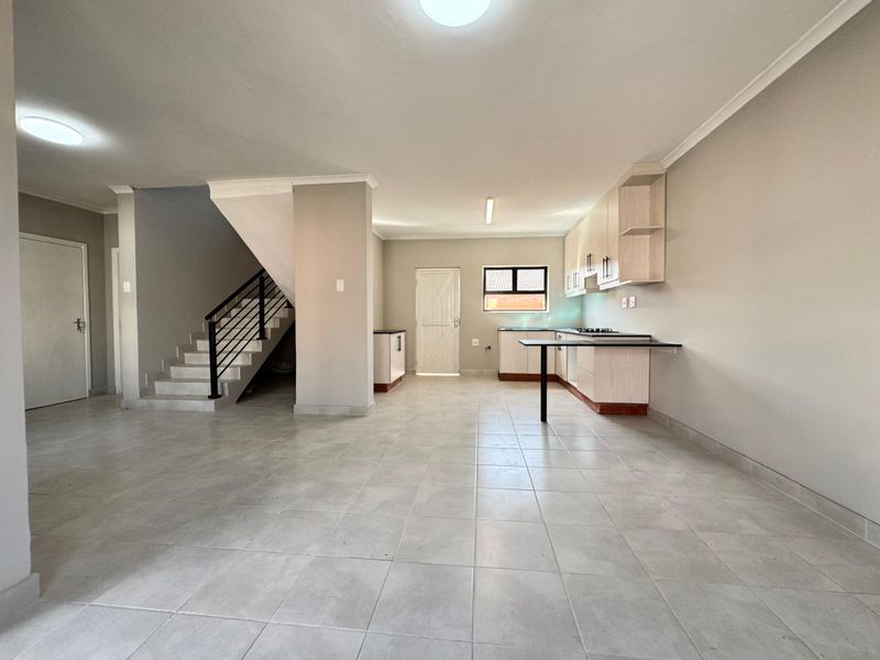 Stunning Brand-New 3 Bedroom Townhouse for Sale in Phoenix – Direct from Developer! - Photo 2