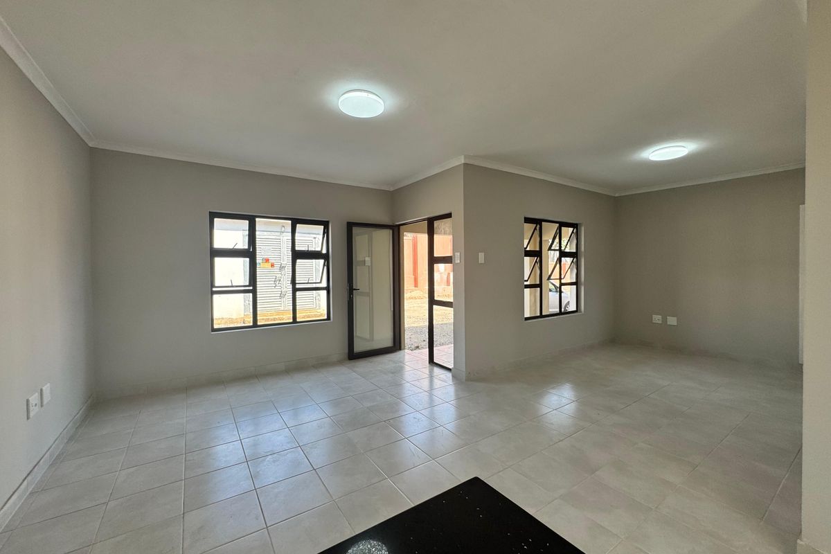 Stunning Brand-New 3 Bedroom Townhouse for Sale in Phoenix – Direct from Developer! - Photo 3