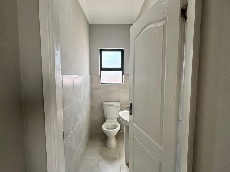 Stunning Brand-New 3 Bedroom Townhouse for Sale in Phoenix – Direct from Developer! - Photo 8