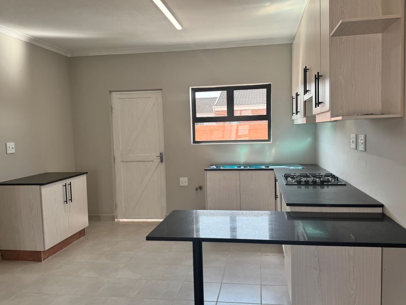 Stunning Brand-New 3 Bedroom Townhouse for Sale in Phoenix – Direct from Developer! - Photo 6