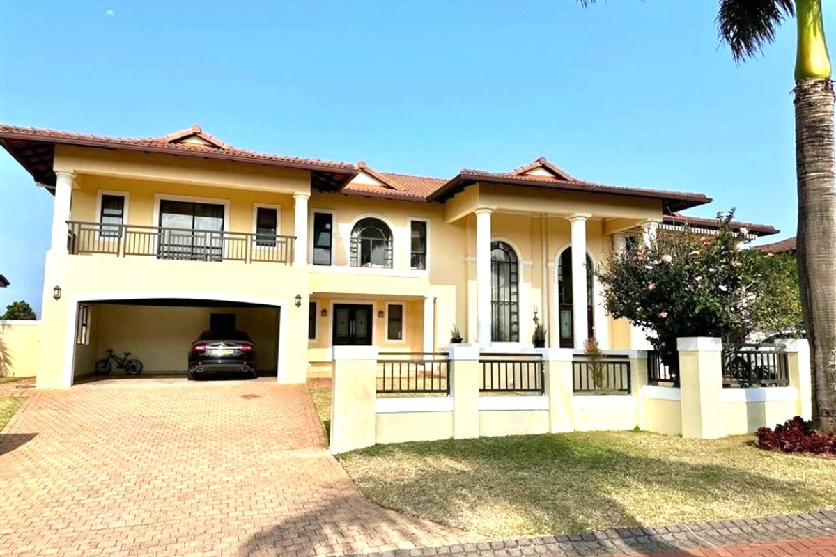 Stunning 8 bedroom Dual-Home in Exclusive Gated Estate, Izinga For Sale. - Photo 2