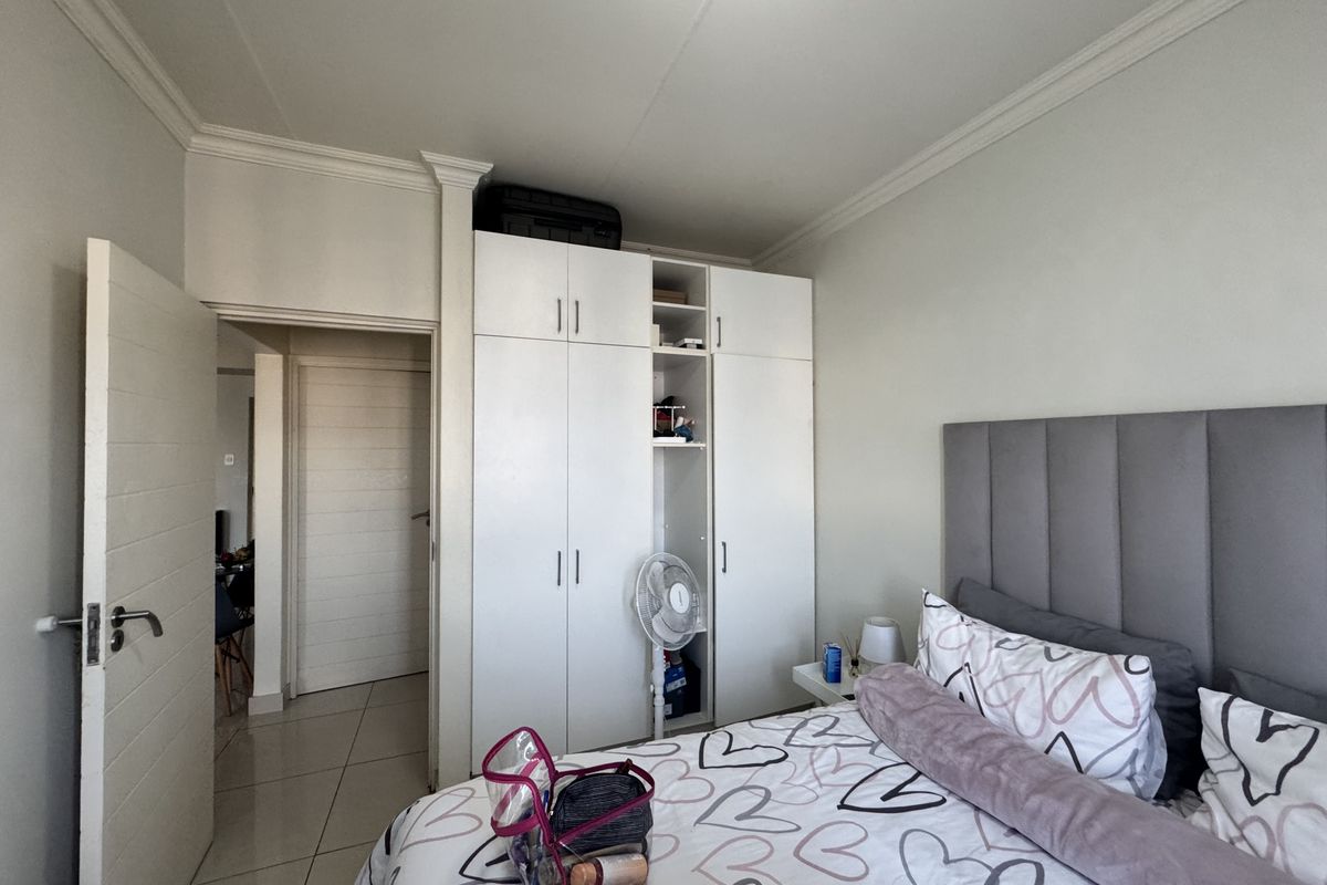 One Bedroom Apartment For Sale Umhlanga - Photo 4