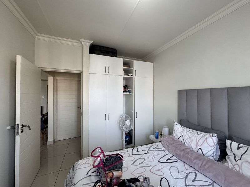 One Bedroom Apartment For Sale Umhlanga - Photo 4