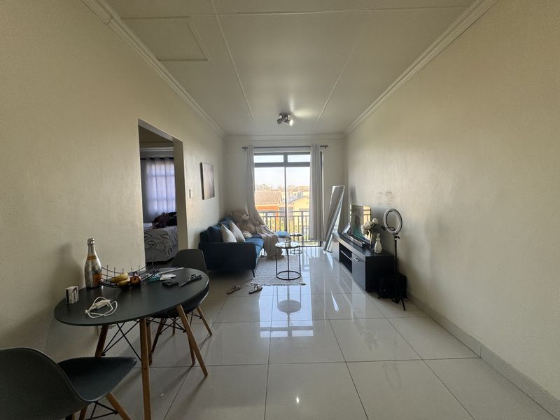 One Bedroom Apartment For Sale Umhlanga - Photo 7