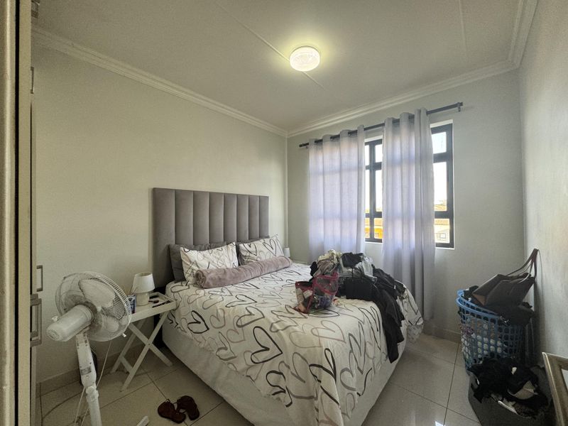 One Bedroom Apartment For Sale Umhlanga - Photo 3