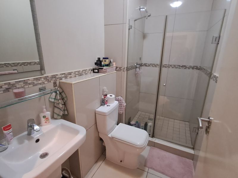 Modern 1-Bedroom Living in the Heart of Umhlanga - Photo 9