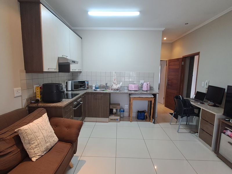 Modern 1-Bedroom Living in the Heart of Umhlanga - Photo 7