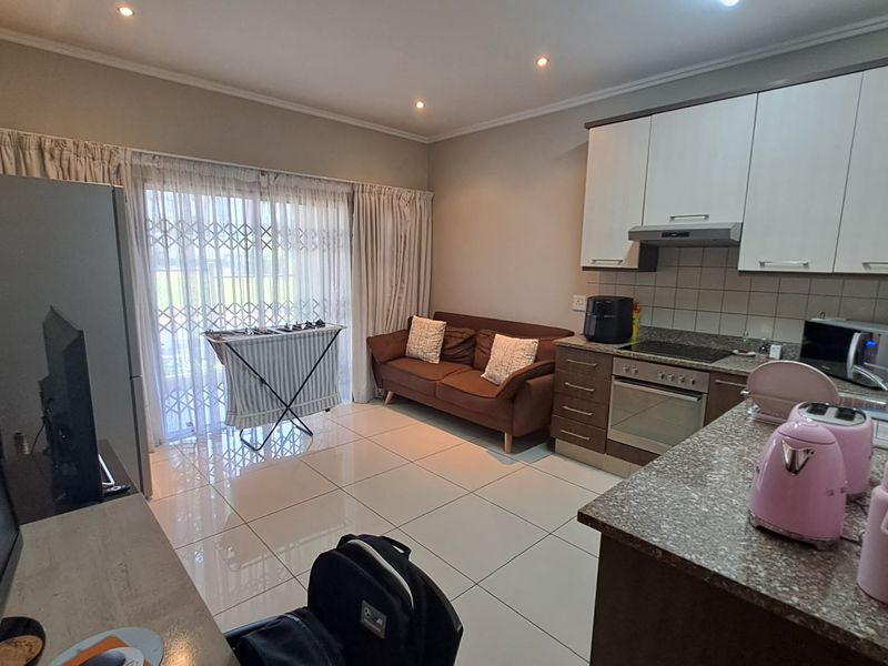 Modern 1-Bedroom Living in the Heart of Umhlanga - Photo 6