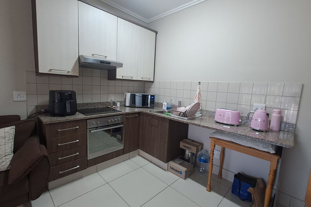 Modern 1-Bedroom Living in the Heart of Umhlanga - Photo 5