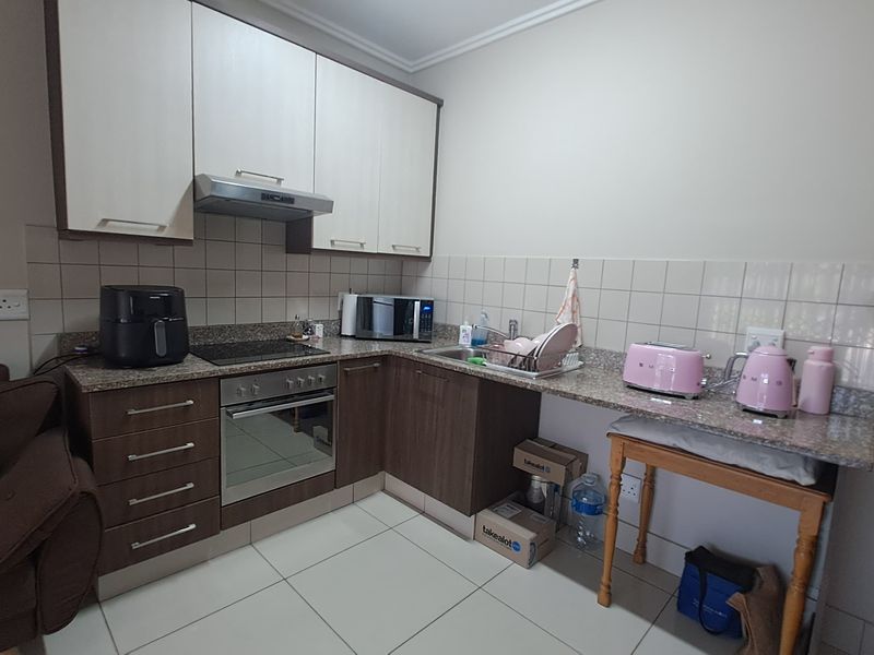 Modern 1-Bedroom Living in the Heart of Umhlanga - Photo 5