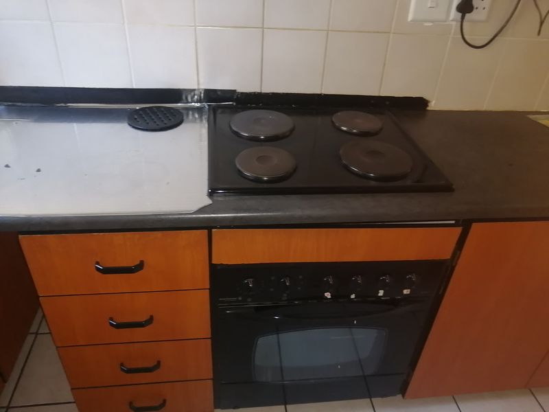 2 Bedroom   Furnished  Apartment  To Let - Photo 3