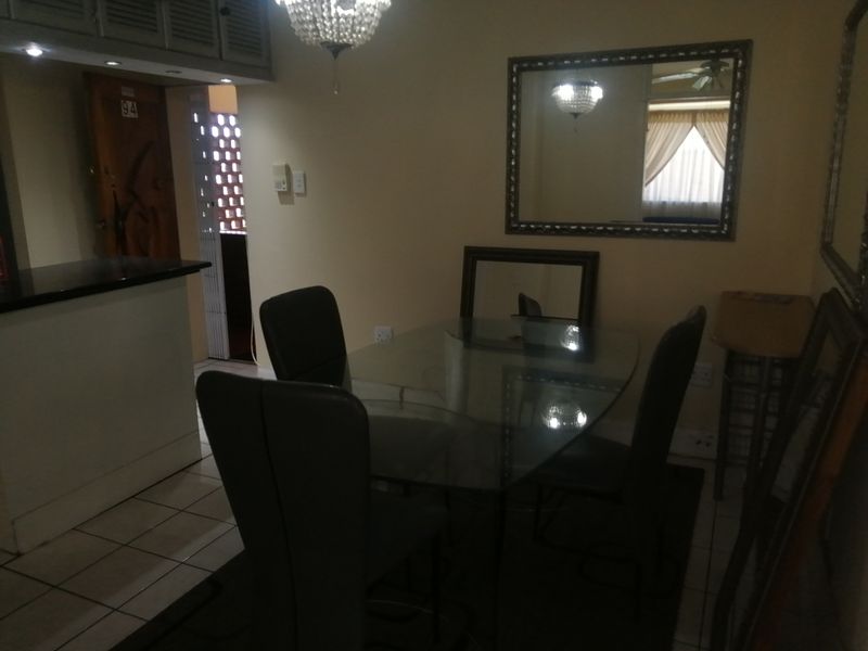 2 Bedroom   Furnished  Apartment  To Let - Photo 9