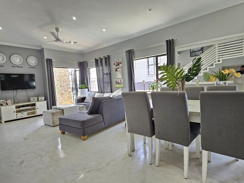 Don't miss out on this gem! - Photo 4