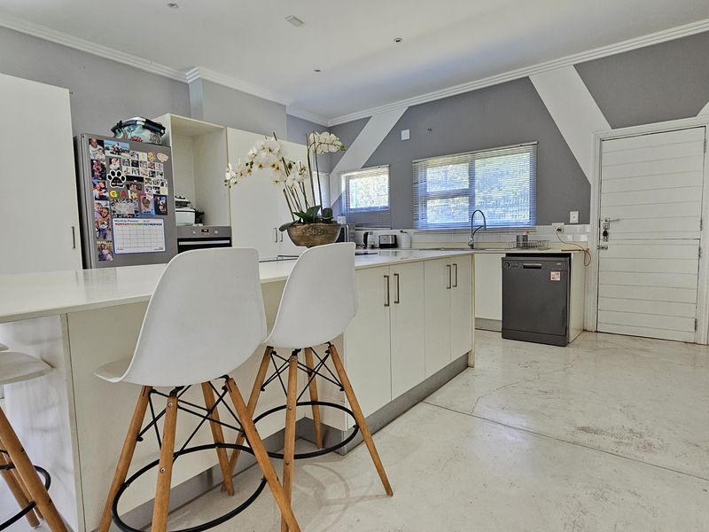 Don't miss out on this gem! - Photo 10