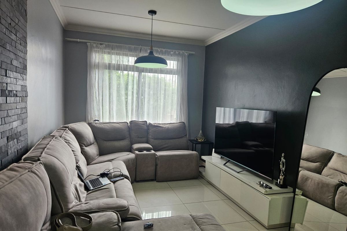 Prime Property presents Manhattan mews unfurnished unit for rent - Photo 3