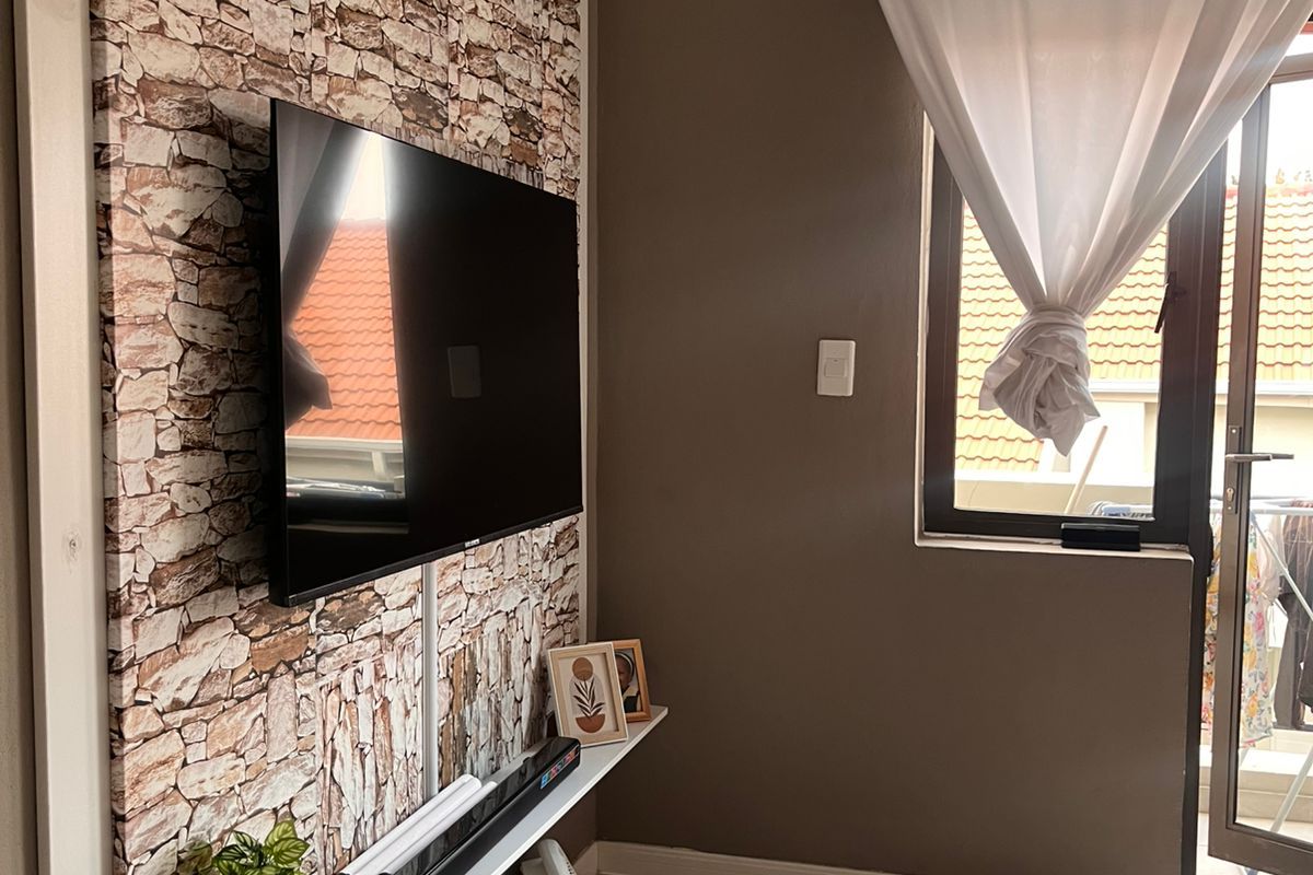 1 Bedroom Apartment for sale in Rosewood Terraces - Photo 2