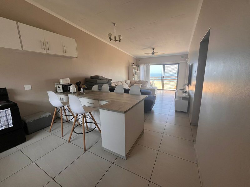 Luxury Fully Furnished Coastal Living with Breathtaking Sea Views - Photo 3