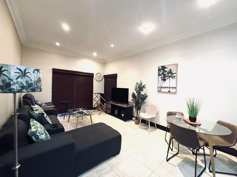 2 bedroom apartment 1 bathroom apartment for sale in westbrook with sea views - Photo 3