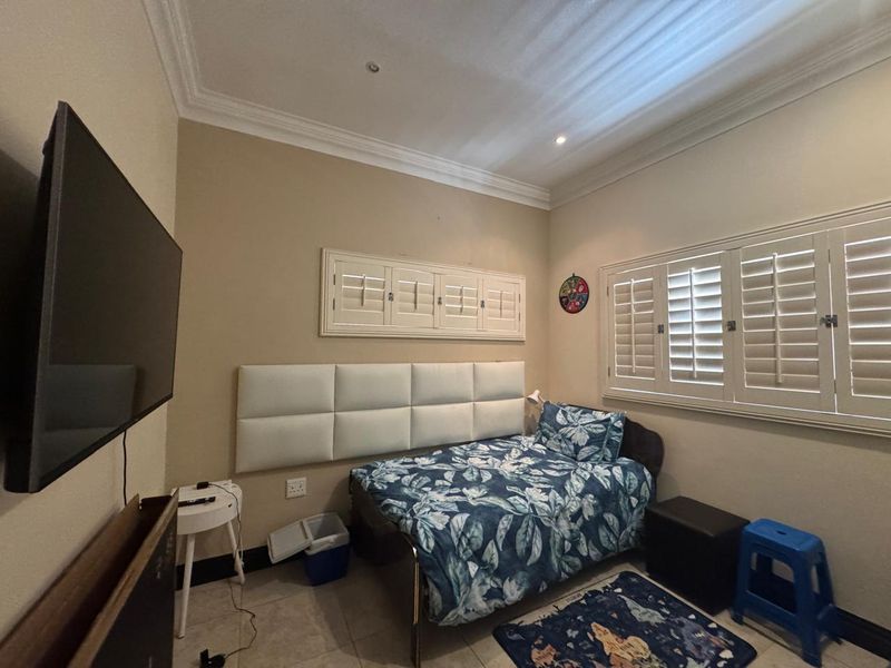 2 bedroom apartment 1 bathroom apartment for sale in westbrook with sea views - Photo 10