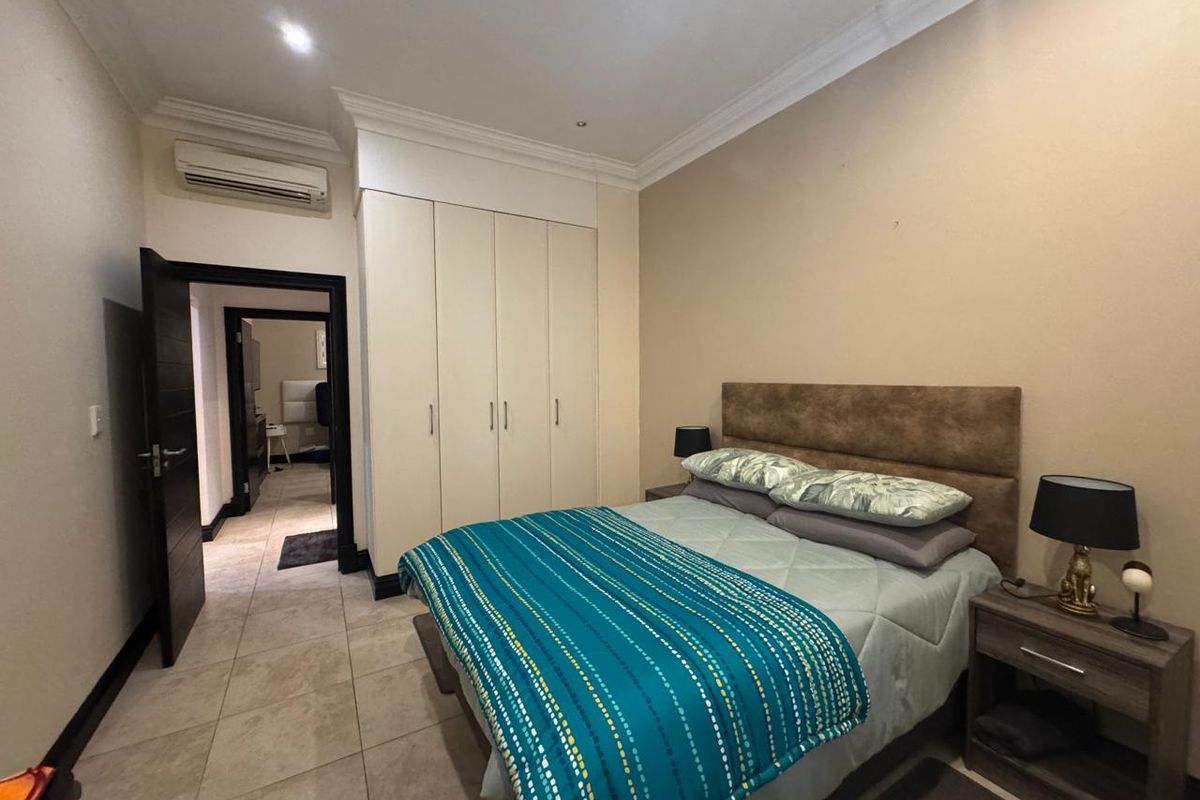 2 bedroom apartment 1 bathroom apartment for sale in westbrook with sea views - Photo 5