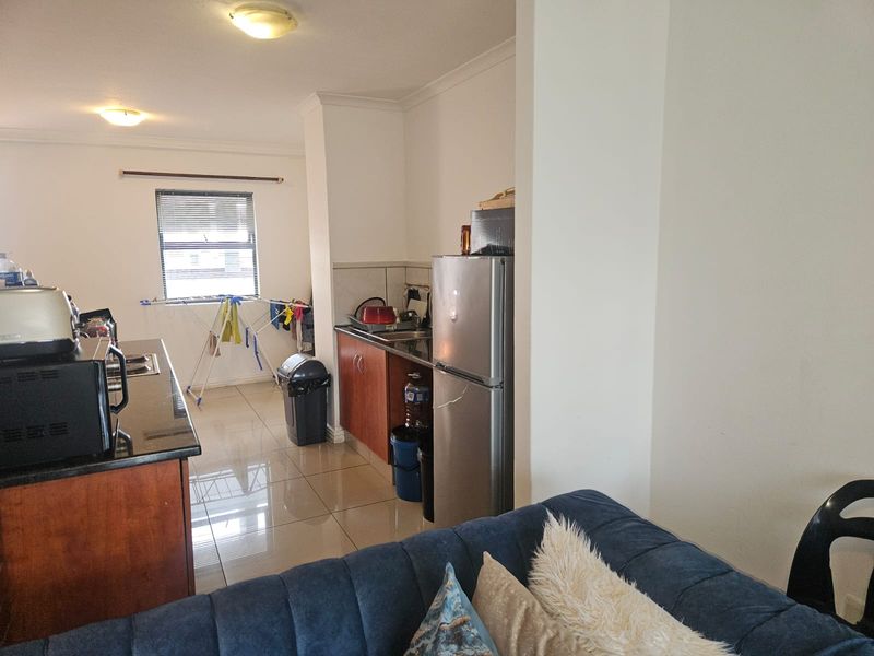 Prime  Property Presents A Stunning Two Bedroom Apartment Situated In Umhlanga Ridge - Photo 2