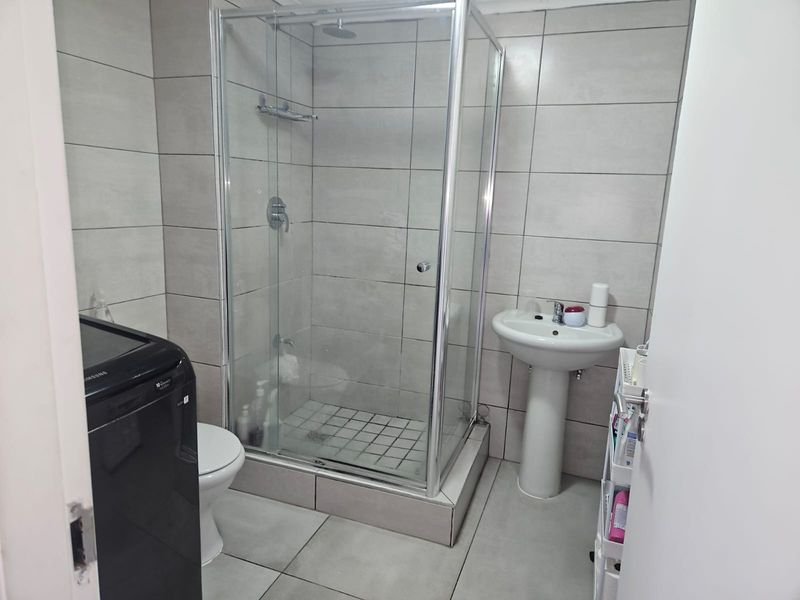 Prime  Property Presents A Stunning Two Bedroom Apartment Situated In Umhlanga Ridge - Photo 8