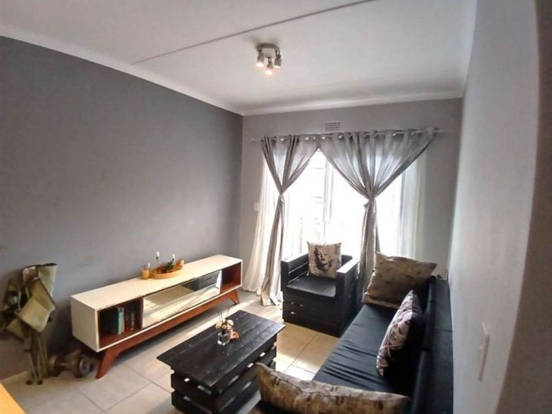 Apartment For Sale In Amanzimtoti - Photo 4