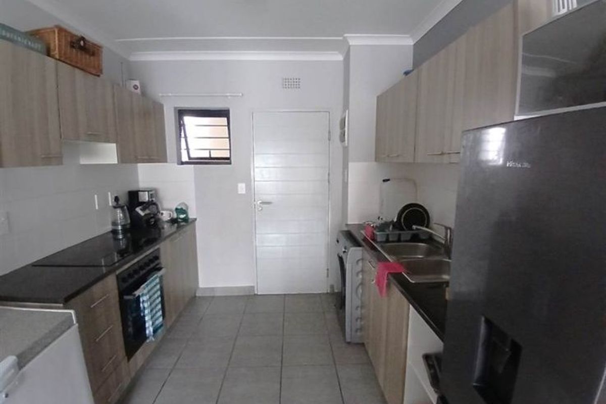 Apartment For Sale In Amanzimtoti - Photo 3
