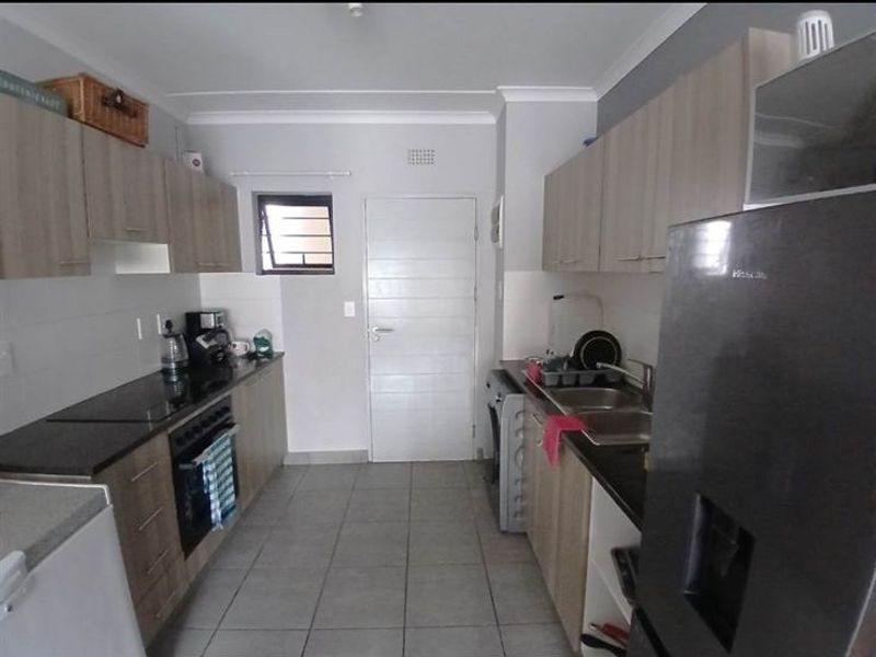 Apartment For Sale In Amanzimtoti - Photo 3
