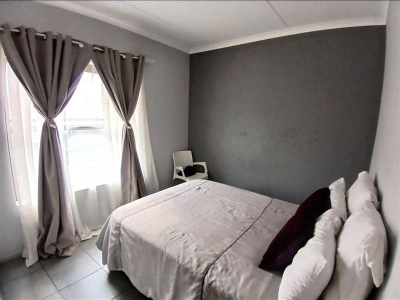 Apartment For Sale In Amanzimtoti - Photo 5