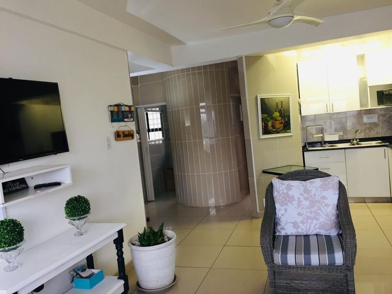 Apartment For Sale In Amanzimtoti - Photo 5