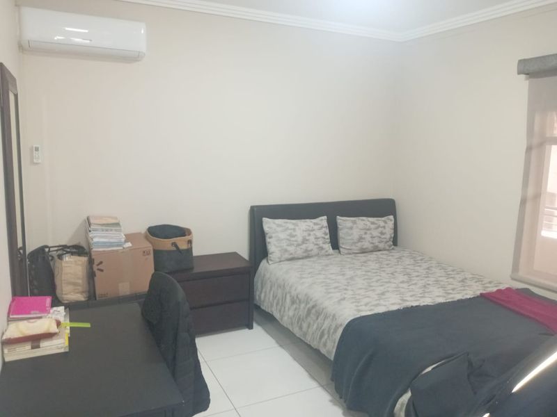 Prime  Property Presents A Stunning Fully Furnished Two Bedroom Apartment Situated In Umhlanga Ridge - Photo 9