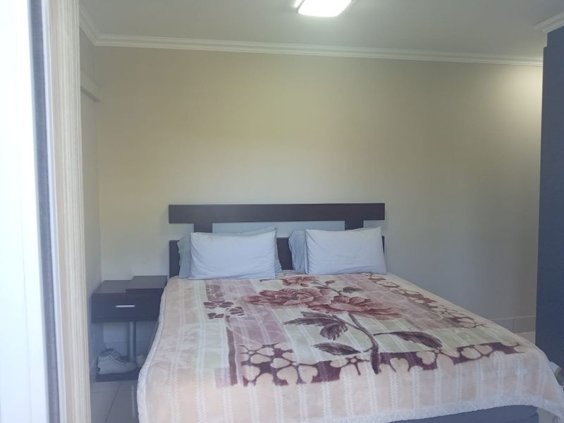 Prime  Property Presents A Stunning Fully Furnished Two Bedroom Apartment Situated In Umhlanga Ridge - Photo 7