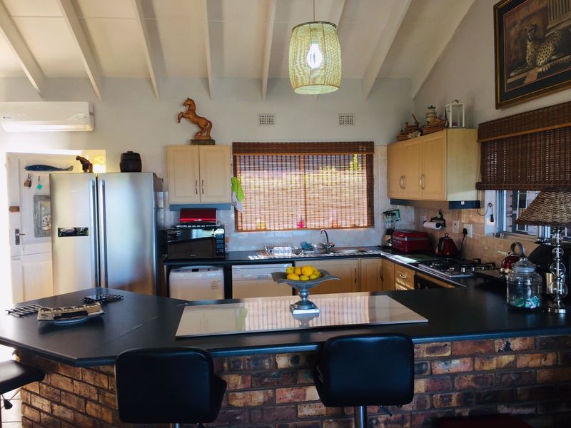 House For Sale In Amanzimtoti - Photo 3