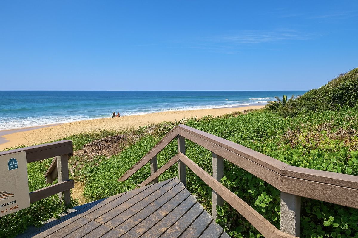 Private Coastal Oasis on Marine Drive with Direct Umhlanga Beach Access! - Photo 3