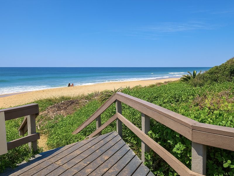 Private Coastal Oasis on Marine Drive with Direct Umhlanga Beach Access! - Photo 3
