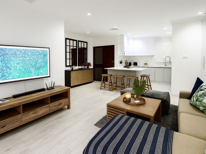 Private Coastal Oasis on Marine Drive with Direct Umhlanga Beach Access! - Photo 10