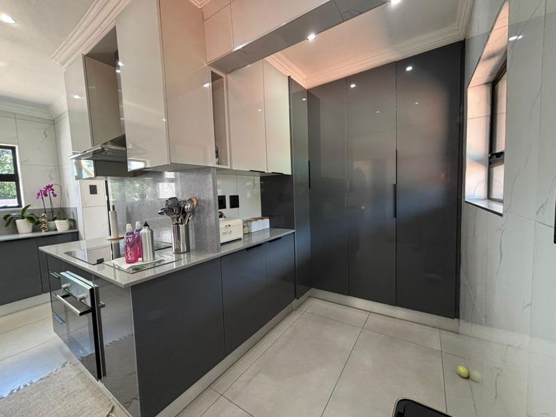 4 Bedroom Freestanding Home For Rent in Herrwood Park - Photo 8